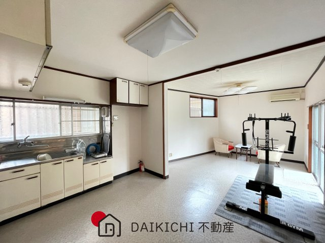 【居間・リビング】 | 深谷市東方　中古戸建