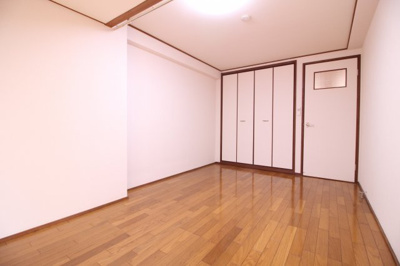 【寝室】 | ミレニアム21