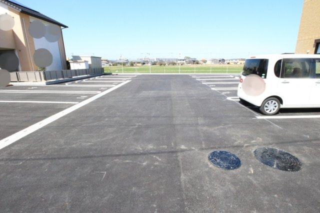 クレイン【キャッシュバック対象】の駐車場|駐車場があるので、車を買う予定の方も安心です