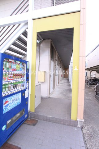 国立東のエントランス