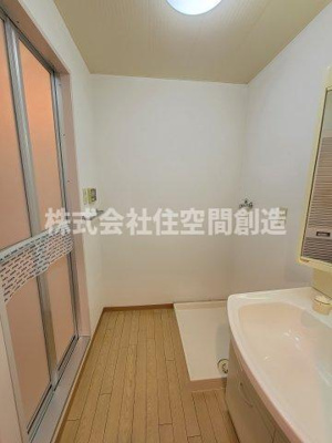 【その他】 | ロイヤルスプリングス | 洗面所もゆったりです