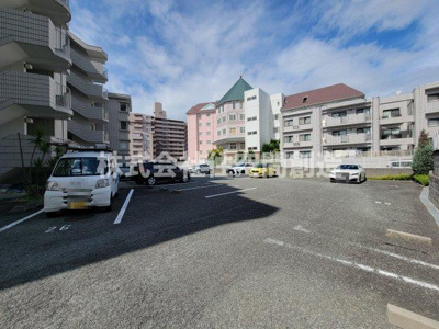 【駐車場】 | ロイヤルスプリングス