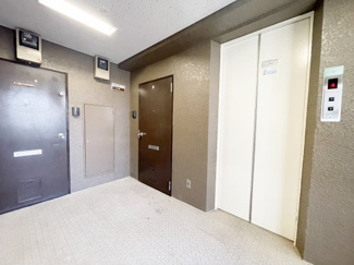 【エントランス】 | 建物の内部です
