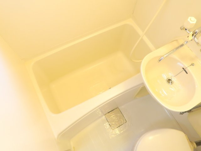 イオチハイツ5号棟の浴室
