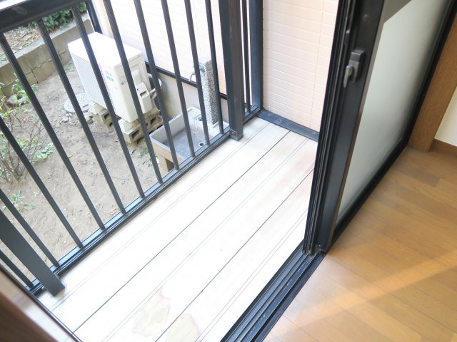 イオチハイツ5号棟のバルコニー