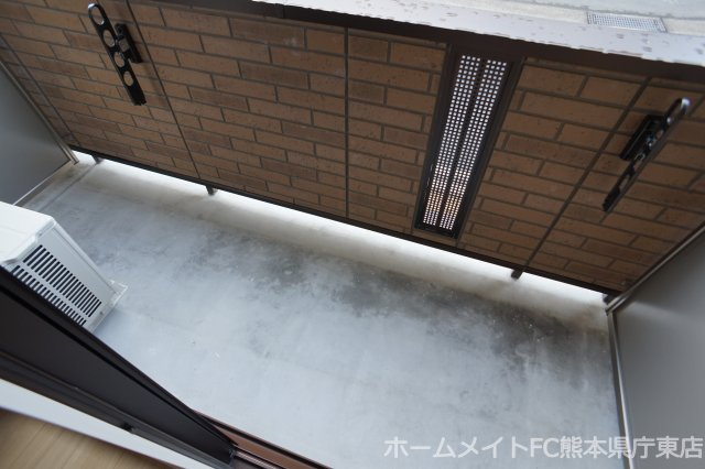 熊本市中央区菅原町のアパートのバルコニー