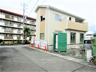 【前面道路含む現地写真】 | 前面道路含む現地写真です
