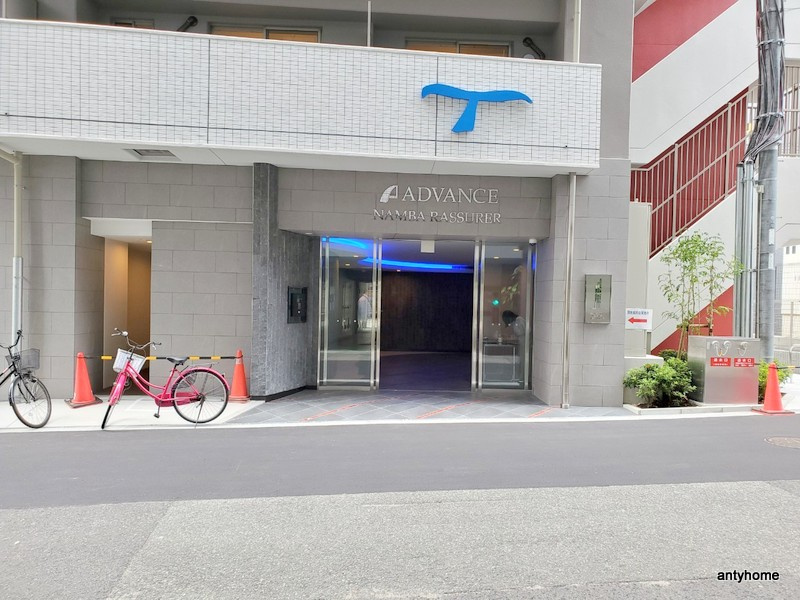 アドバンス難波ラシュレ　仲介手数料無料のエントランス