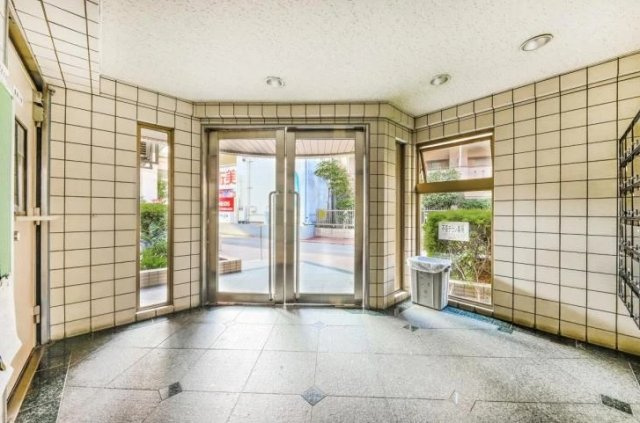 メインステージ板橋本町駅前のエントランス