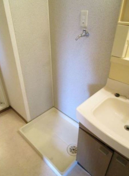 ファミーユシャトーの洗面所|広い洗面スペース