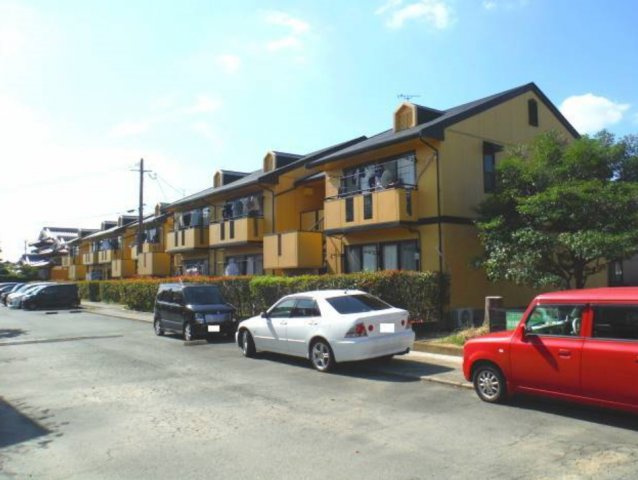 ファミーユシャトーの駐車場|駐車場があるので、車を買う予定の方も安心です