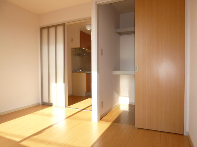 メゾンデラＷ　Ｃの洋室