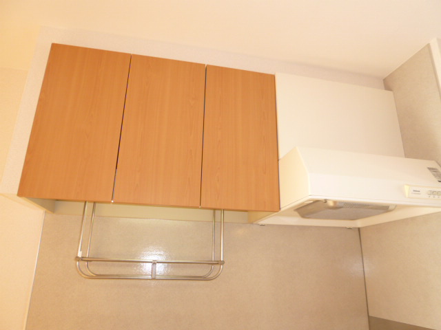 メゾンデラＷ　Ｃのキッチン|吊り戸