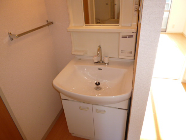 メゾンデラＷ　Ｃの独立洗面台|洗面化粧台