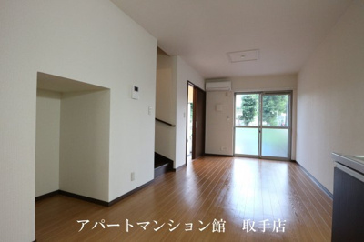 【居間・リビング】 | メゾネット野村