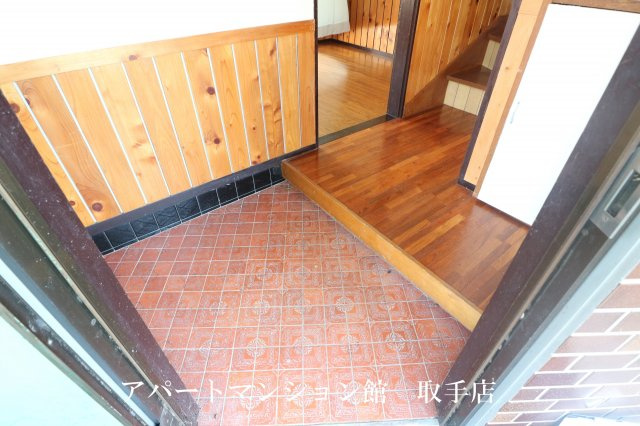 テラスハウス白山の玄関