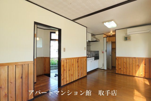 テラスハウス白山の居間・リビング