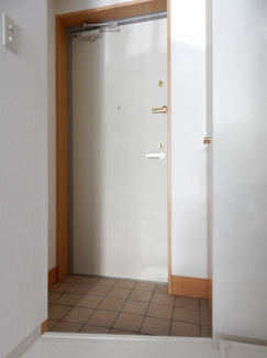 【玄関】 | プリンセスコート赤堤 | 写真は同物件内、別のお部屋の様子です。