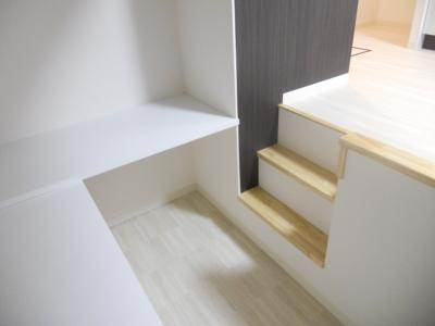 Artdevivre四条（アールドヴィーヴル四条）の内装|下段・テーブル付