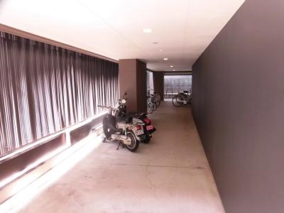 Artdevivre四条（アールドヴィーヴル四条）の駐車場|駐輪場