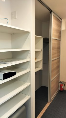 Ｄ－roomマロン　貸事務所の居間・リビング|お洒落な応接室です