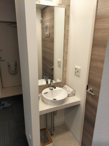 Ｄ－roomマロン　貸事務所の洗面所|コンパクトで使いやすい洗面所