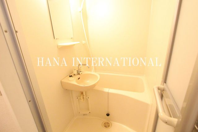 レオパレスグランドゥールの浴室