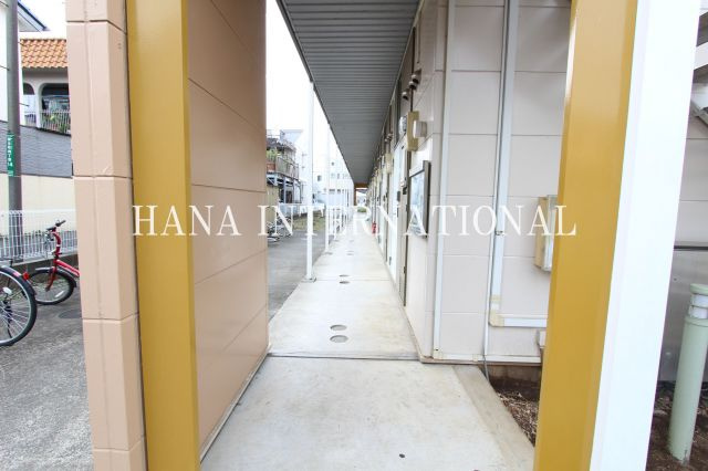 レオパレスグランドゥールのエントランス