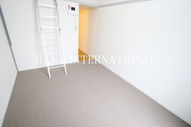 レオパレスグランドゥールの居間・リビング