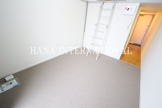 レオパレスグランドゥールの寝室