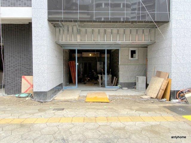 プレサンス大国町アドロッソ　仲介手数料無料のエントランス