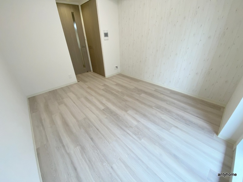プレサンス大国町アドロッソ　仲介手数料無料の洋室