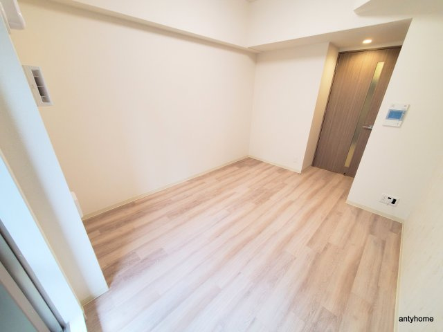 プレサンス大国町アドロッソ　仲介手数料無料の居間・リビング