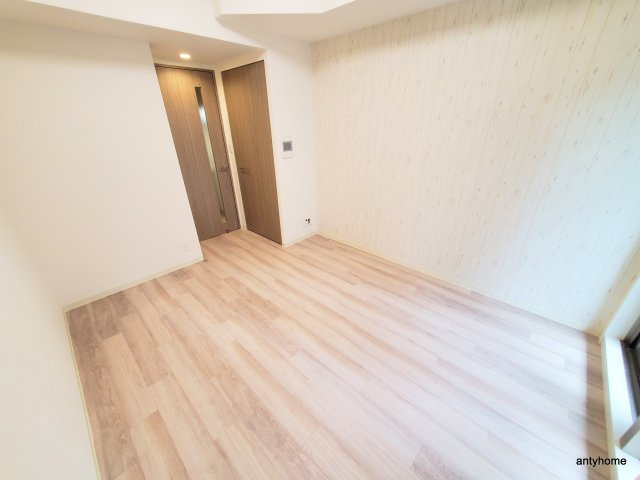 プレサンス大国町アドロッソ　仲介手数料無料の洋室