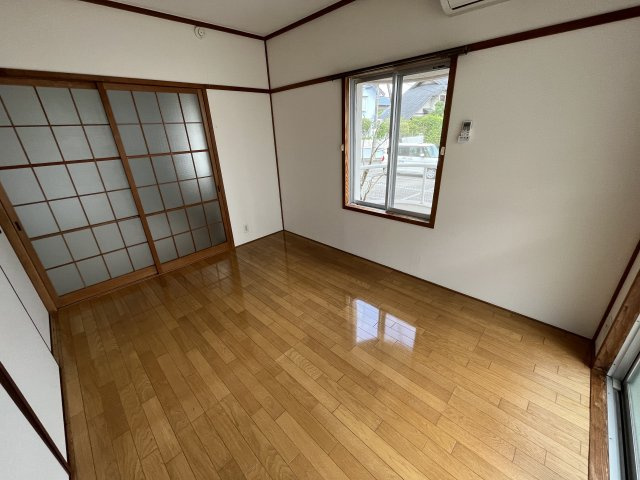 コンフォートシンビューの洋室