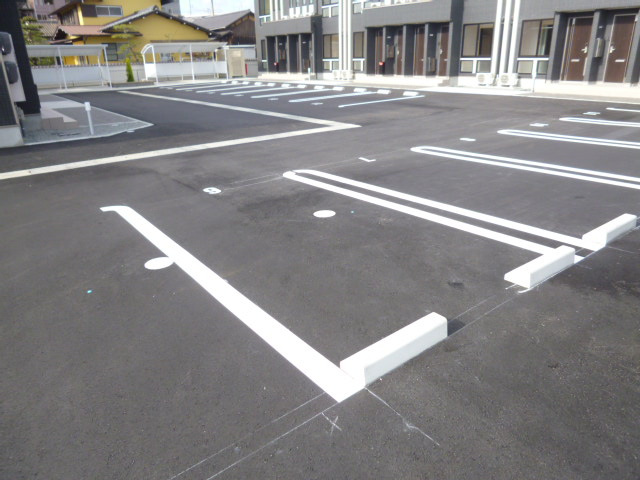 カーサ・フェリーチェⅠの駐車場