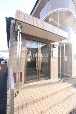 オーガストユリ２０００のエントランス