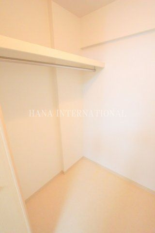 パレス・アムールⅡの収納|同タイプ反転写真
