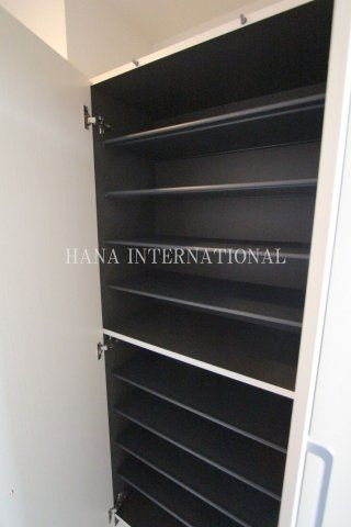 パレス・アムールⅡの収納|同タイプ反転写真