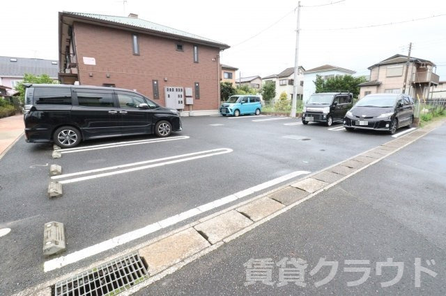 パークフロント八幡の駐車場|駐車場に車を止められます