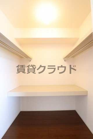 パークフロント八幡の収納|ウォークインクローゼット実際に広さを感じてほしいです！