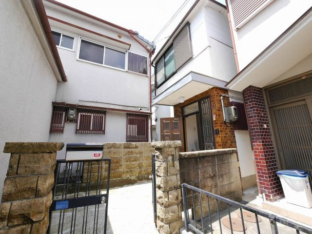 西山町4丁目貸家の外観