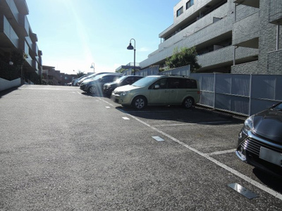 【駐車場】 | 大倉山ヒルズＣ棟 | 平置き駐車場です。
