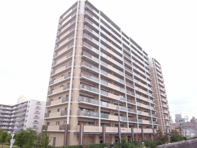 【外観】 | サンクタス城東深江橋 | ◎「深江橋」駅から徒歩7分
◎スーパー・コンビニすぐの立地♪
◎敷地内公園やキッズルームがあり、便利です