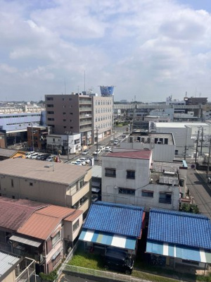 【展望】 | ダイアパレスステーションプラザ都賀 | 玄関・廊下側からの眺めです。都賀駅東口ロータリーが見えます