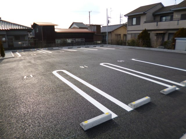 メリーガーデンの駐車場