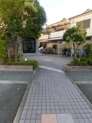 【エントランス】 | アンソレイエ