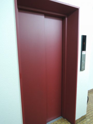 【その他共用部分】 | ライオンズマンション川崎第７ | お買い物時やベビーカーの出し入れに便利なエレベーター付です。