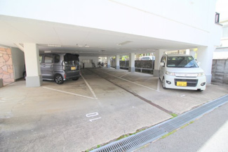 【駐車場】