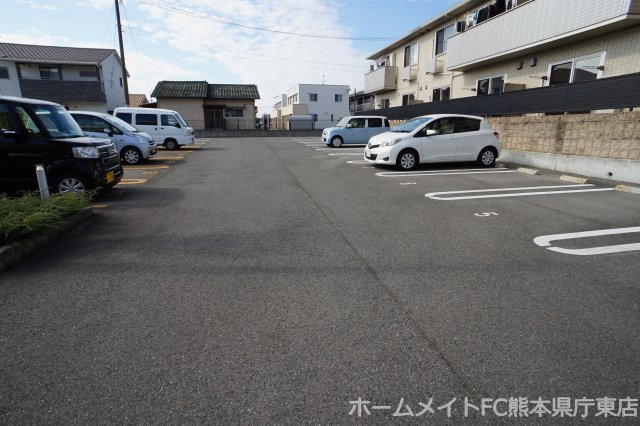 熊本市東区上南部３丁目のアパートの駐車場